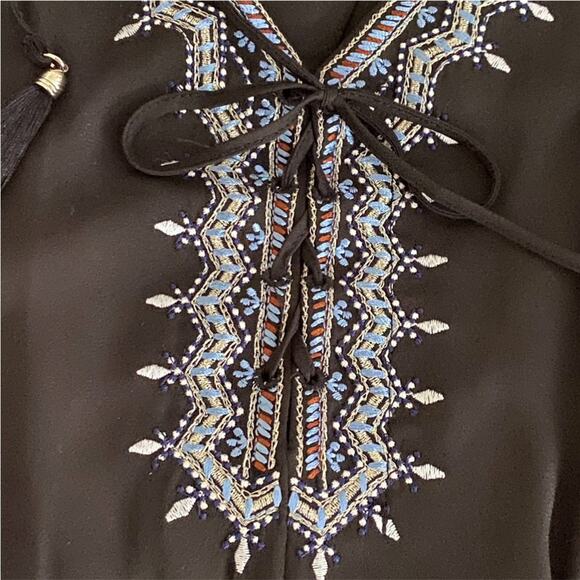 White House Black Market 10 Romper Shorts Resort Embroidered Boho Kimono Sleeve - Picture 3 of 16